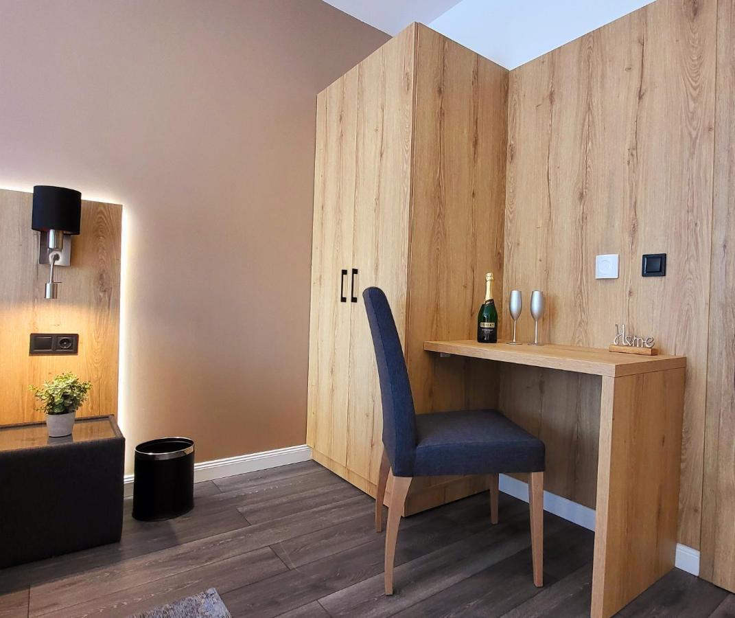 Villa Bauhaus Wellness Apart-Hotel Шіофок Екстер'єр фото