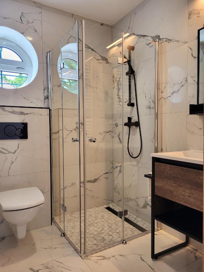 Villa Bauhaus Wellness Apart-Hotel Шіофок Екстер'єр фото
