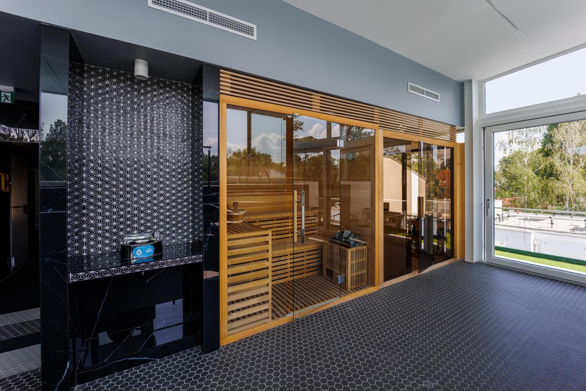 Villa Bauhaus Wellness Apart-Hotel Шіофок Екстер'єр фото